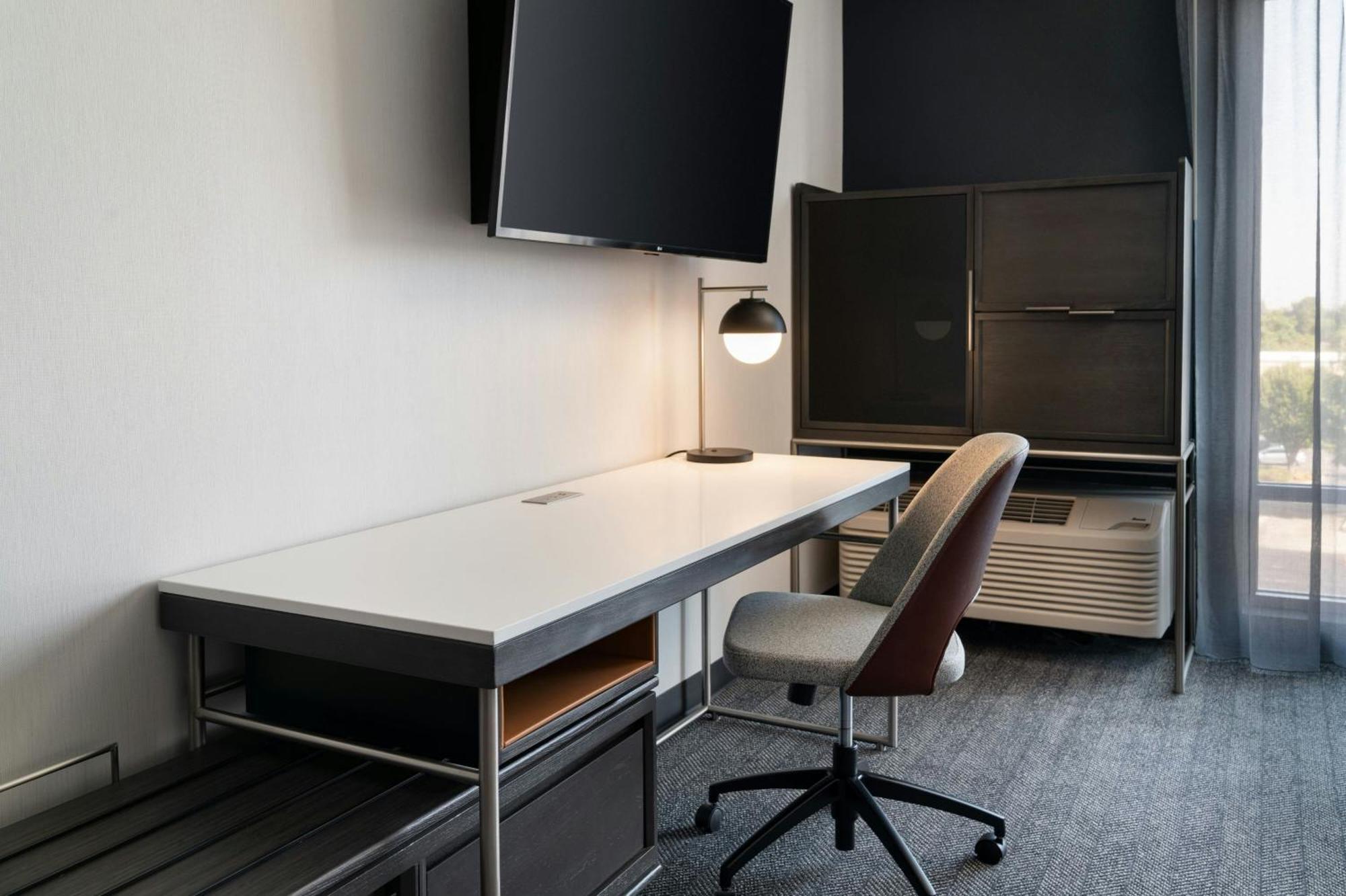 Courtyard By Marriott Fresno Clovis Hotel ภายนอก รูปภาพ
