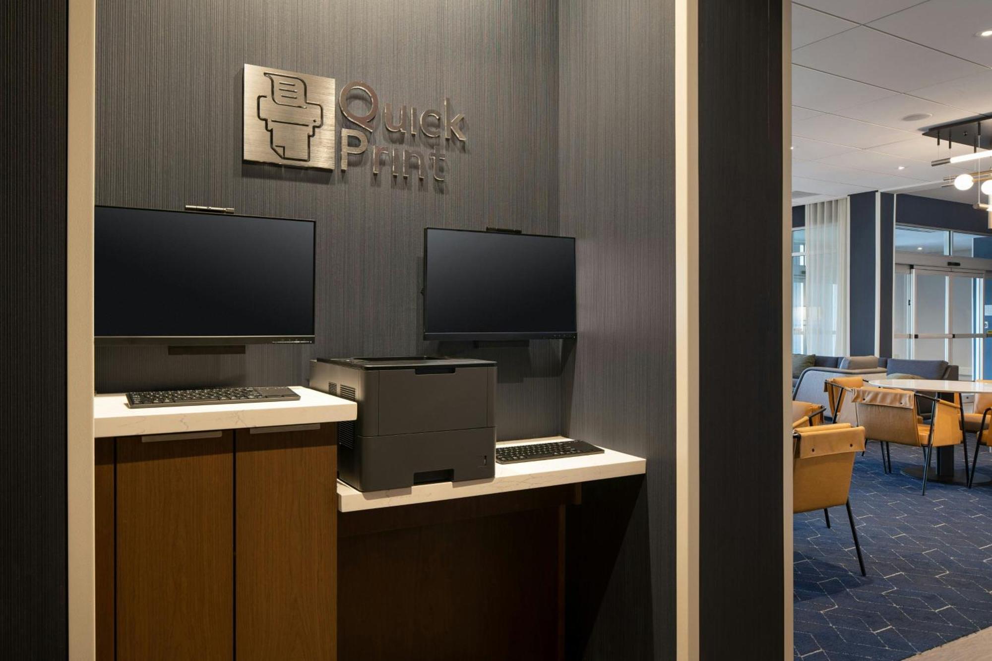Courtyard By Marriott Fresno Clovis Hotel ภายนอก รูปภาพ