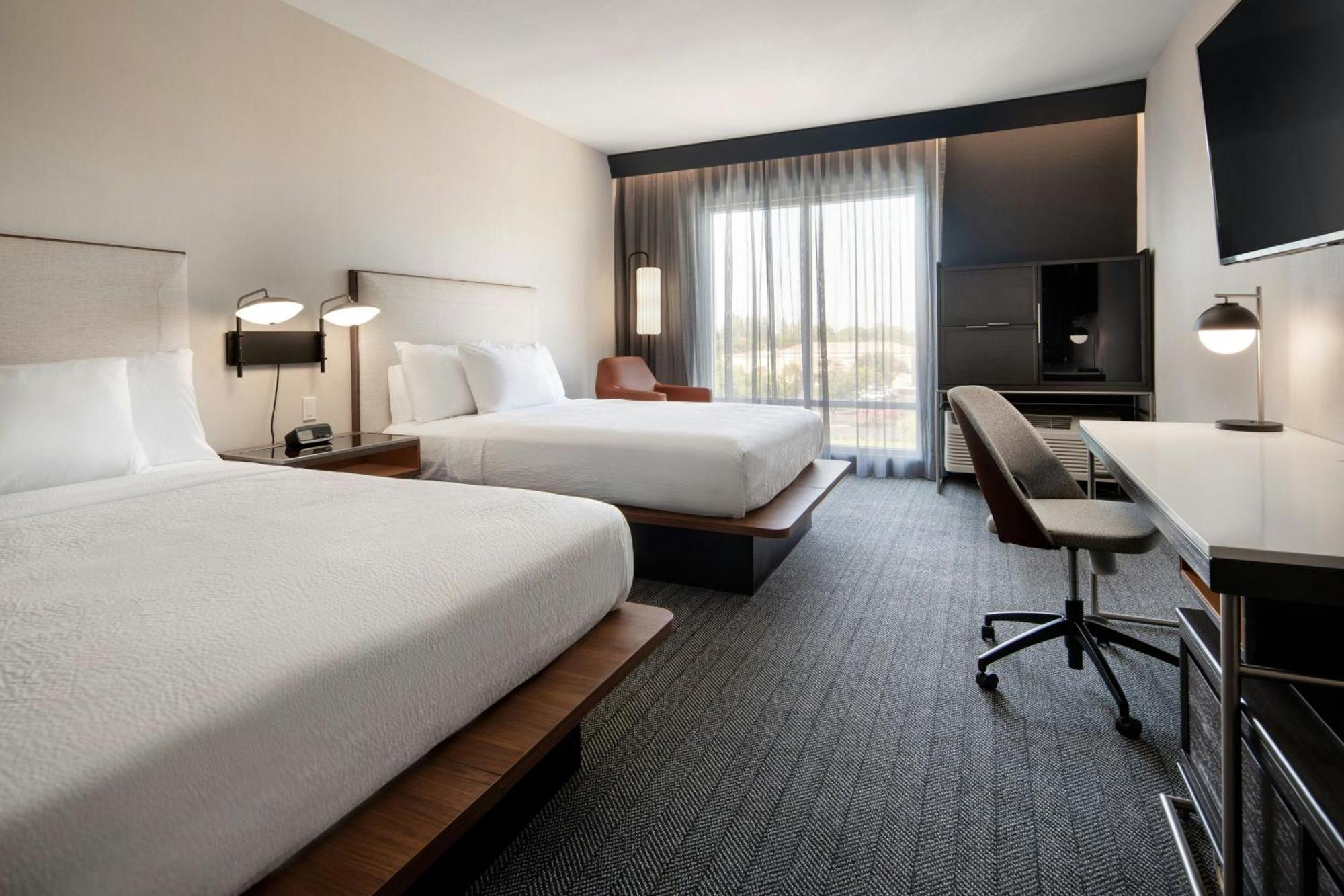 Courtyard By Marriott Fresno Clovis Hotel ภายนอก รูปภาพ